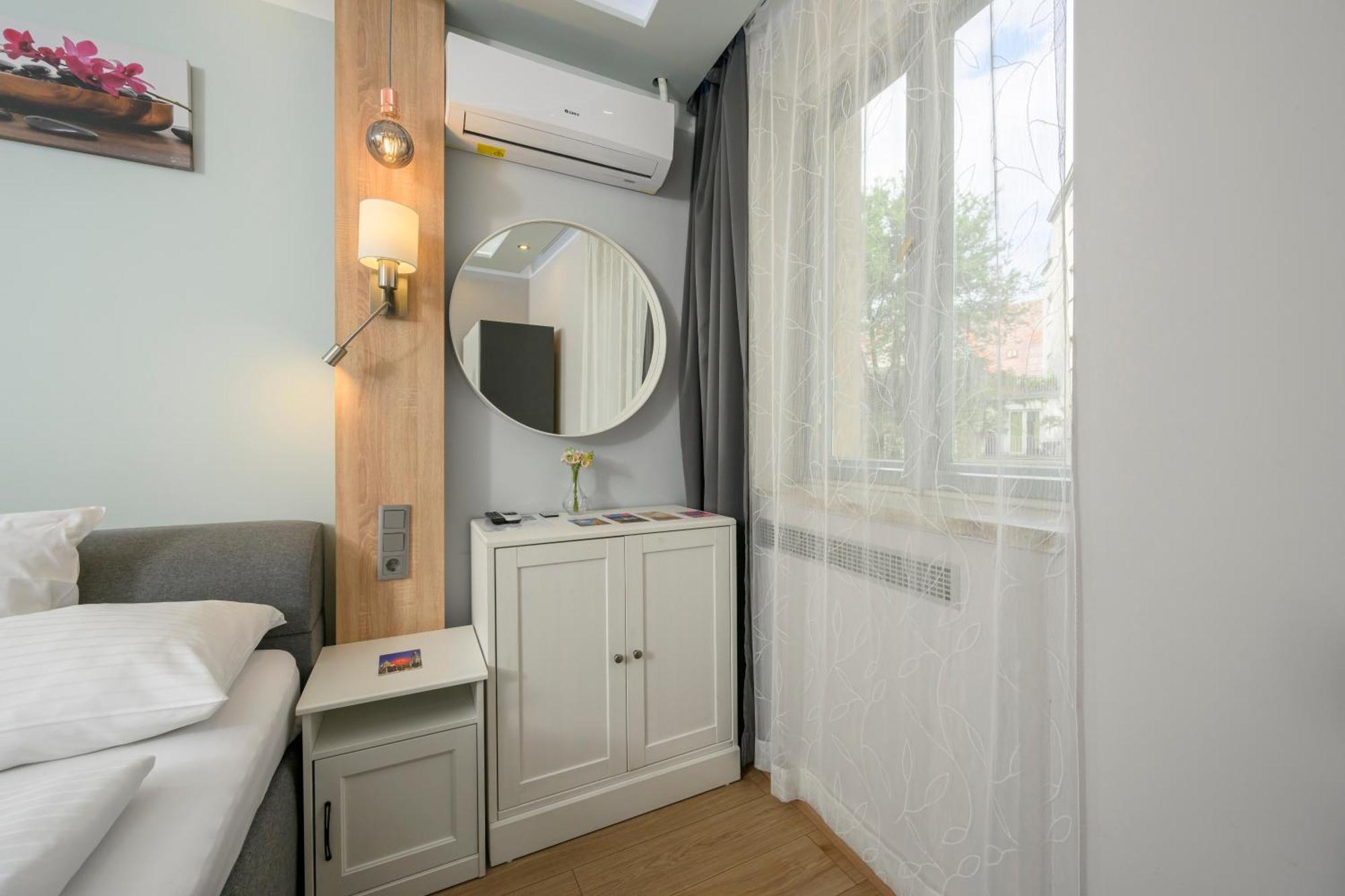 Elegance Palais Palffy Apartments Vienna Exterior photo